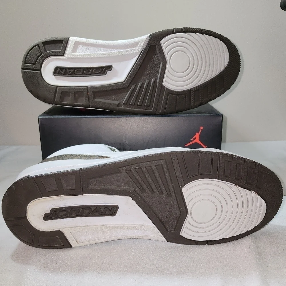 Jordan Retro Sneakers White with Black and Brown Details